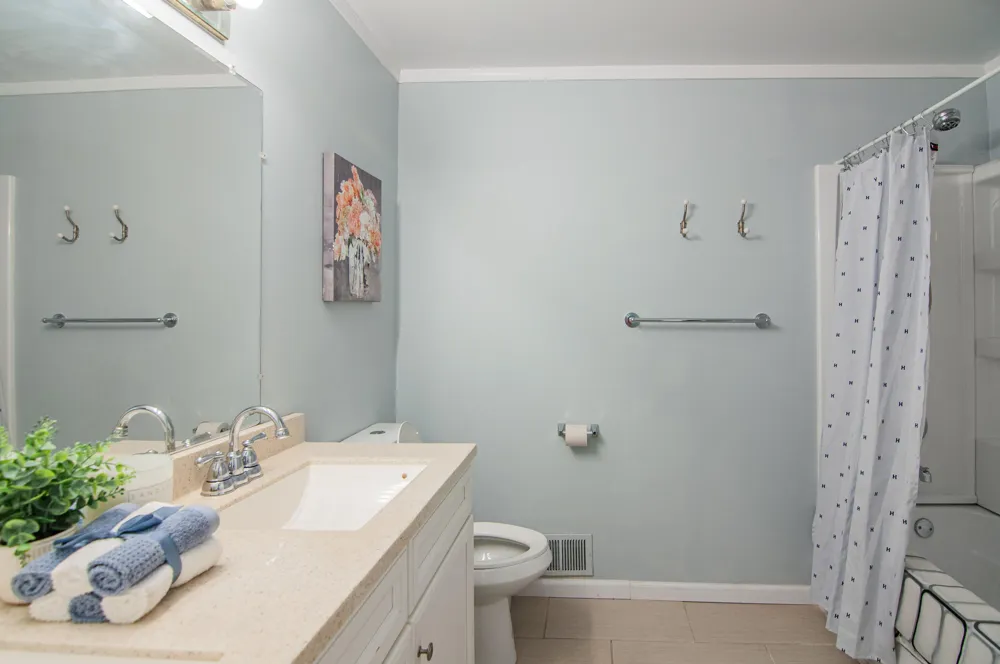 21411 Orchard Lake Road Farmington Hills, MI 48336