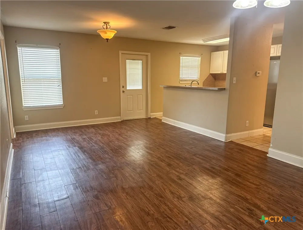 3312 Gayle Street Victoria, TX 77901