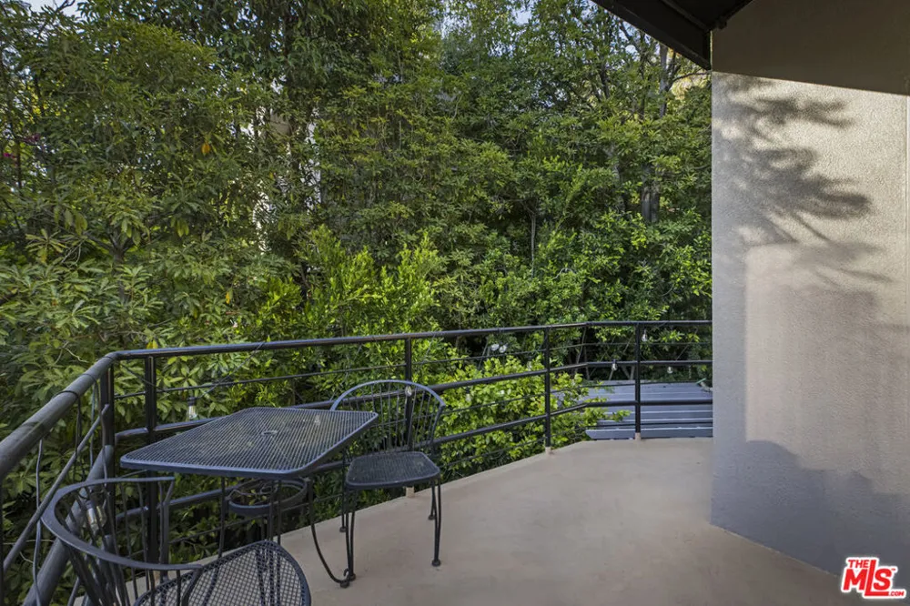 10361 Caribou Lane Los Angeles, CA 90077