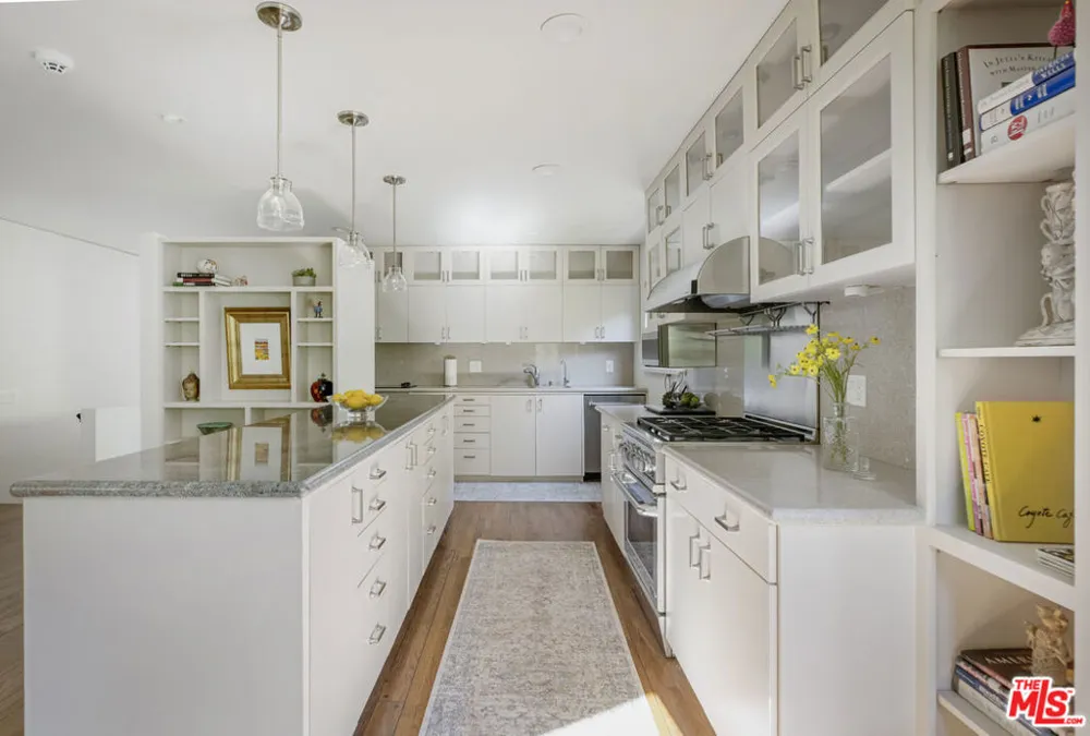 10361 Caribou Lane Los Angeles, CA 90077