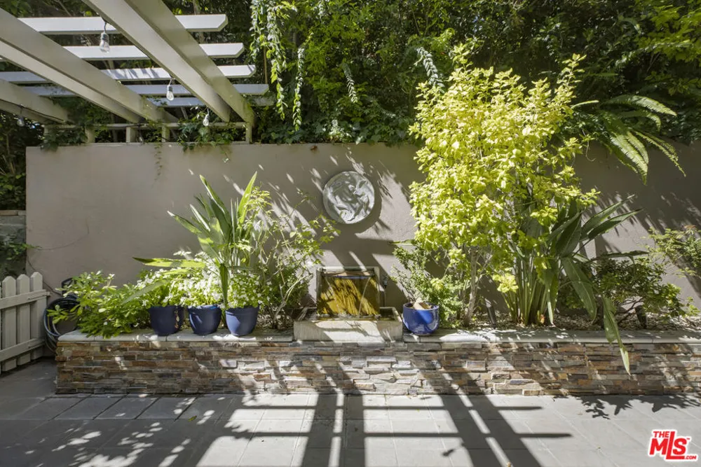 10361 Caribou Lane Los Angeles, CA 90077