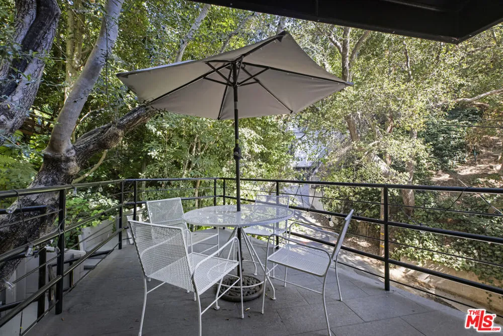 10361 Caribou Lane Los Angeles, CA 90077