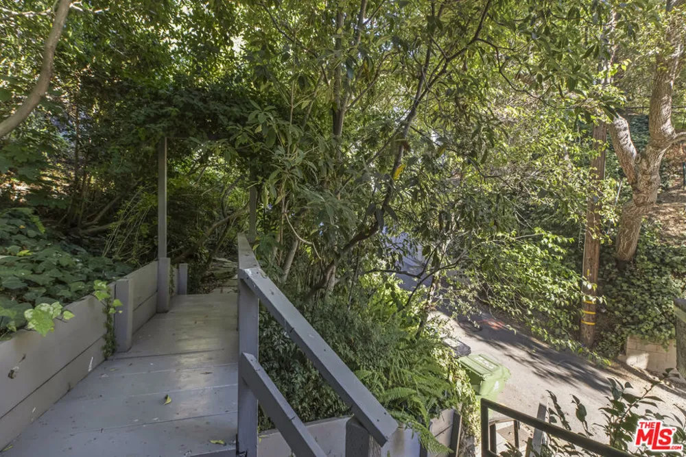 10361 Caribou Lane Los Angeles, CA 90077