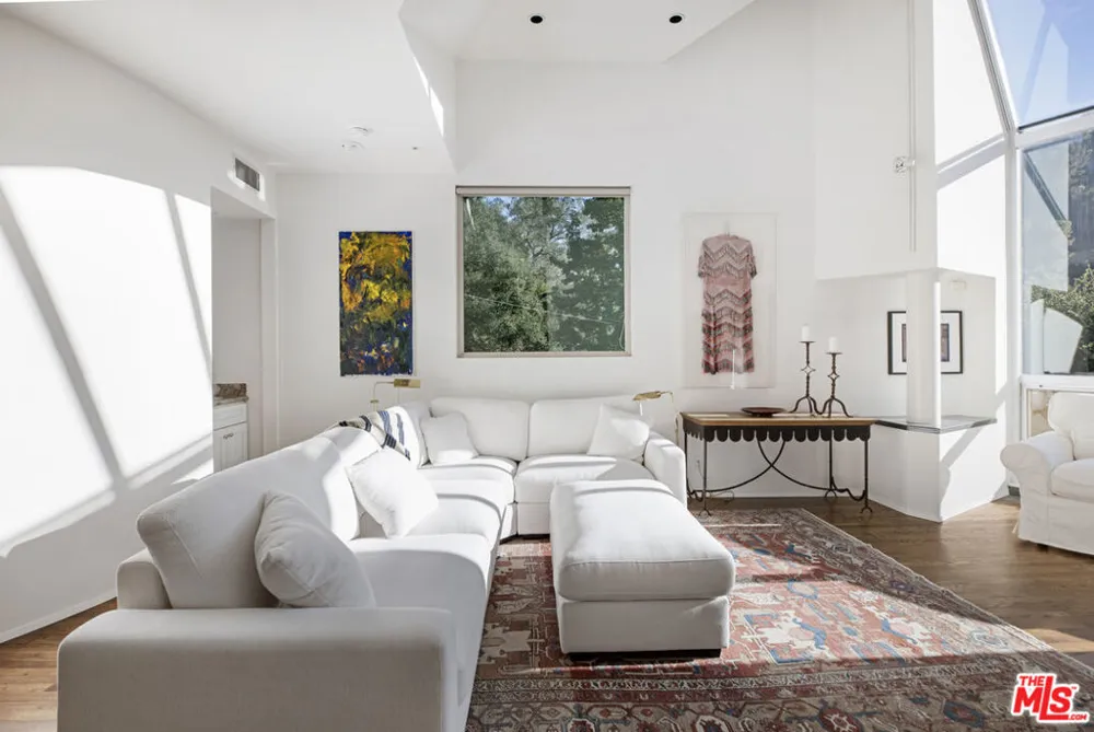 10361 Caribou Lane Los Angeles, CA 90077