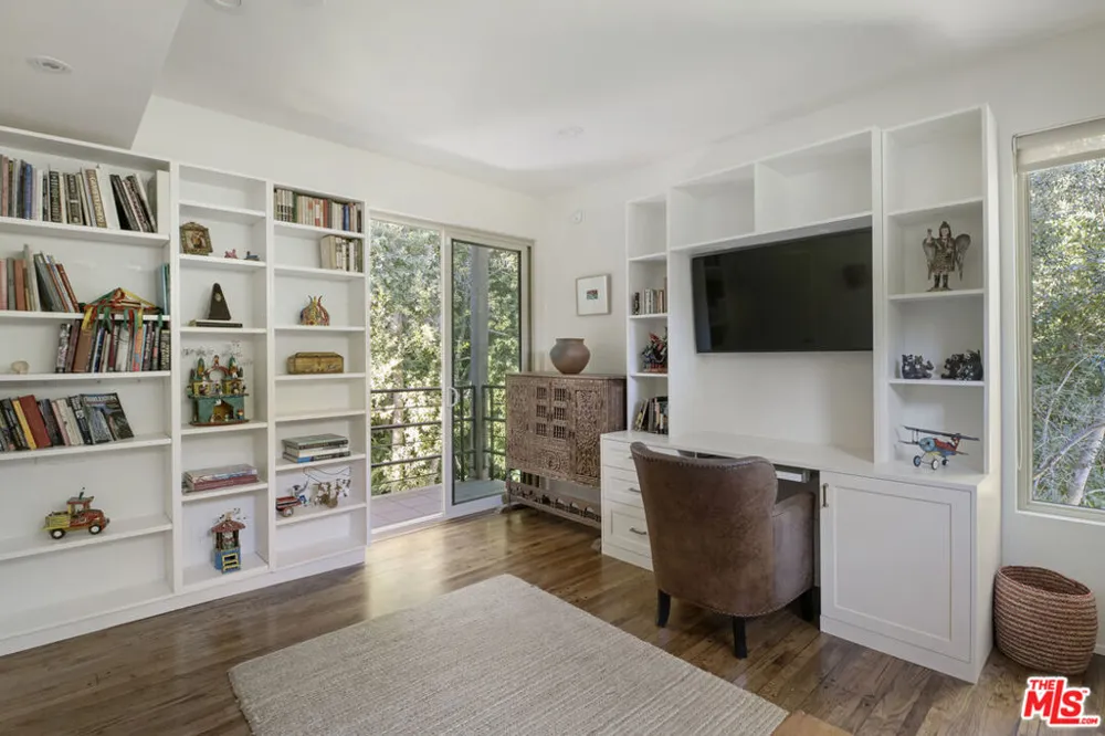 10361 Caribou Lane Los Angeles, CA 90077