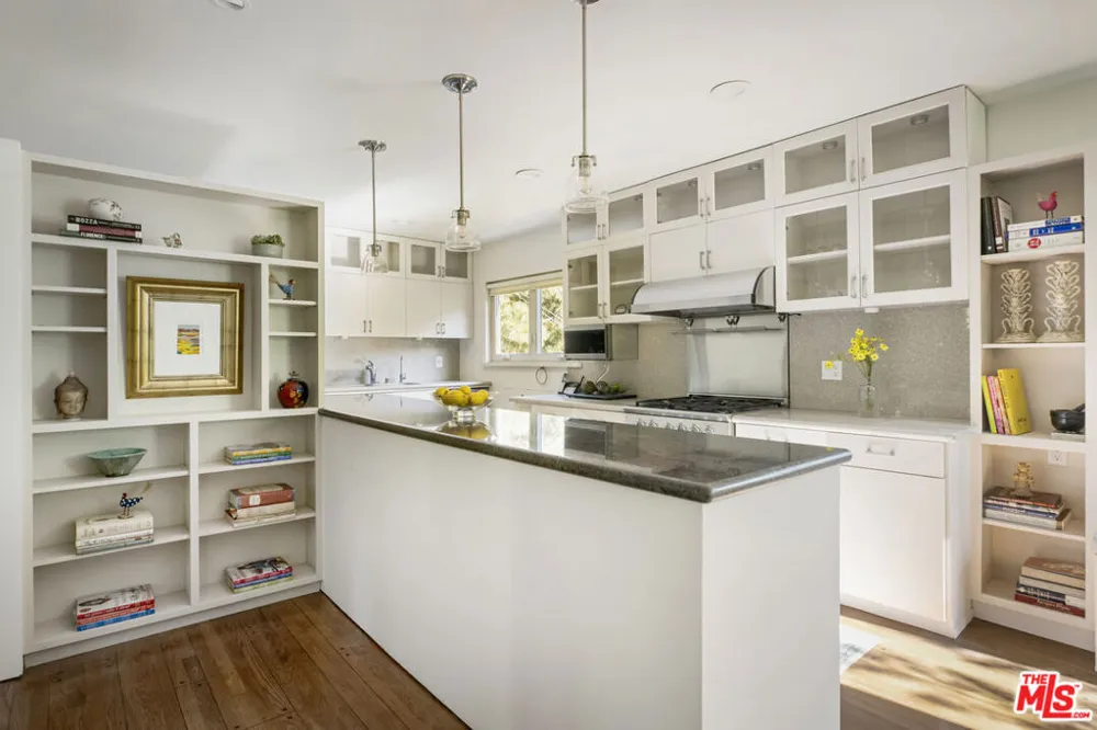 10361 Caribou Lane Los Angeles, CA 90077