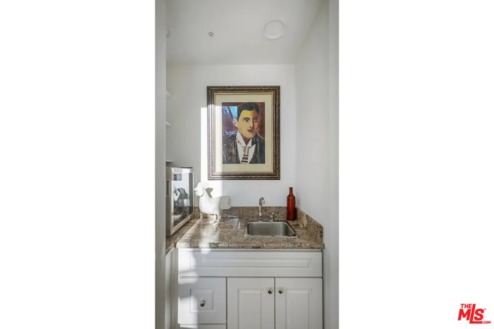 10361 Caribou Lane Los Angeles, CA 90077