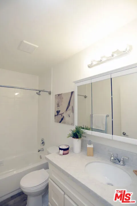 550 S Manhattan Place Los Angeles, CA 90020