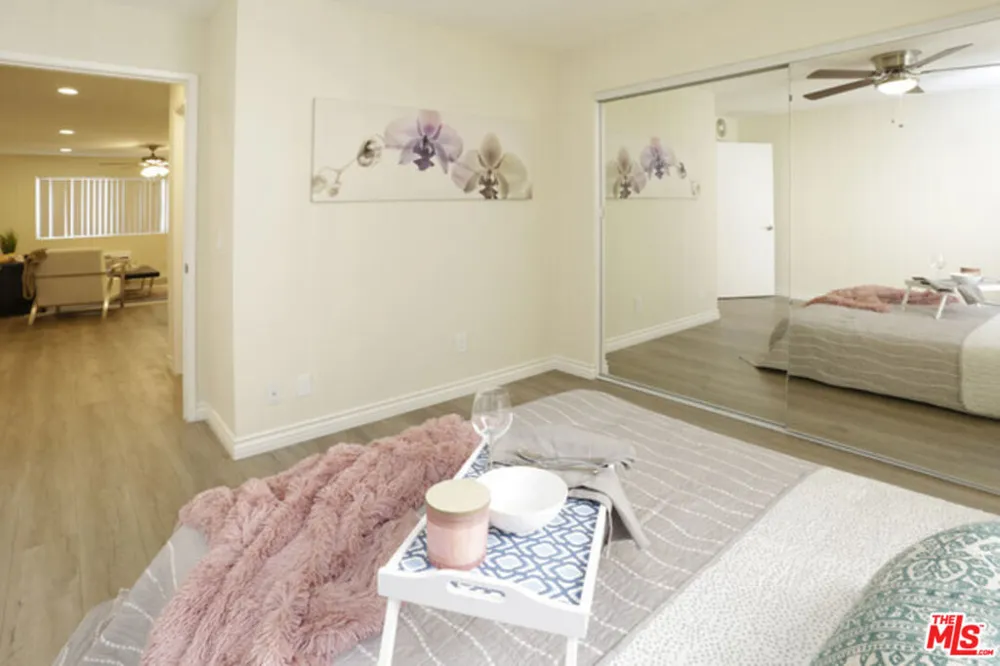 550 S Manhattan Place Los Angeles, CA 90020