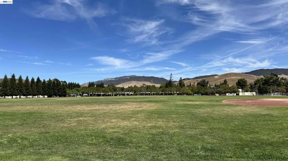 2458 Marsanne St Danville, CA 94506