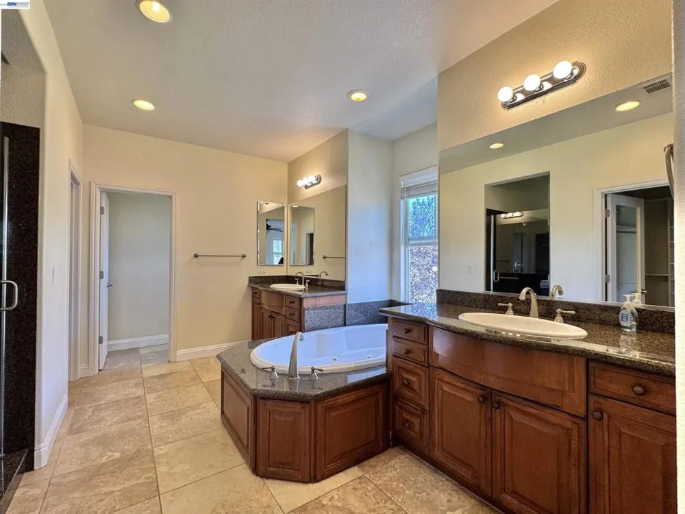 2458 Marsanne St Danville, CA 94506