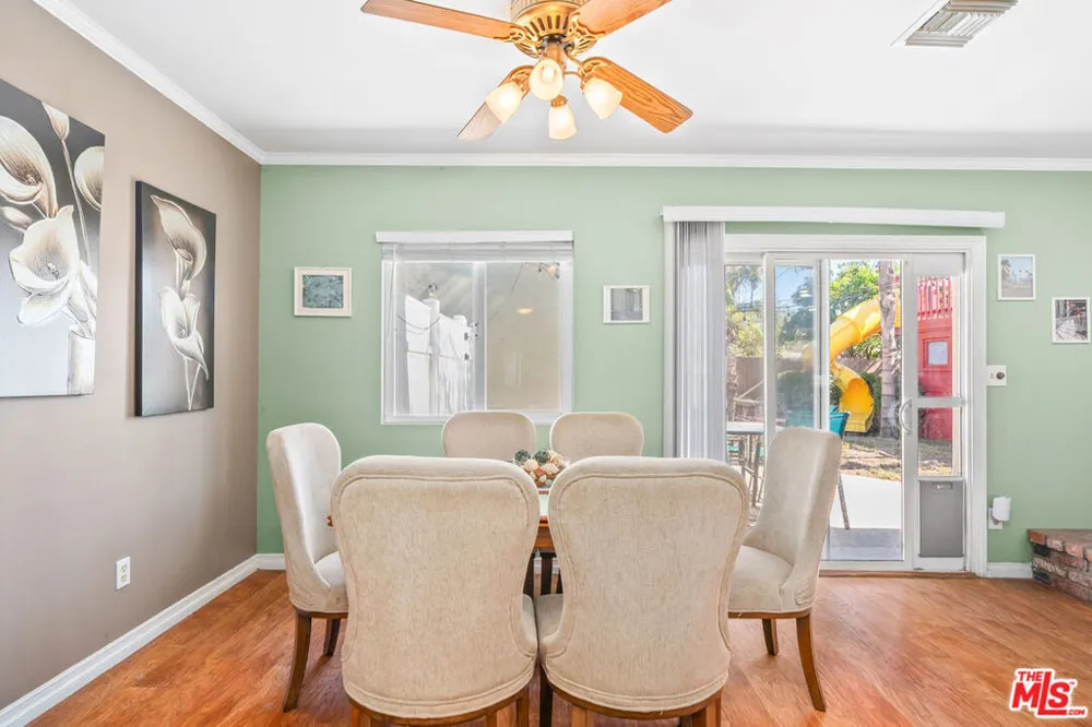 7426 Caldus Avenue Los Angeles, CA 91406