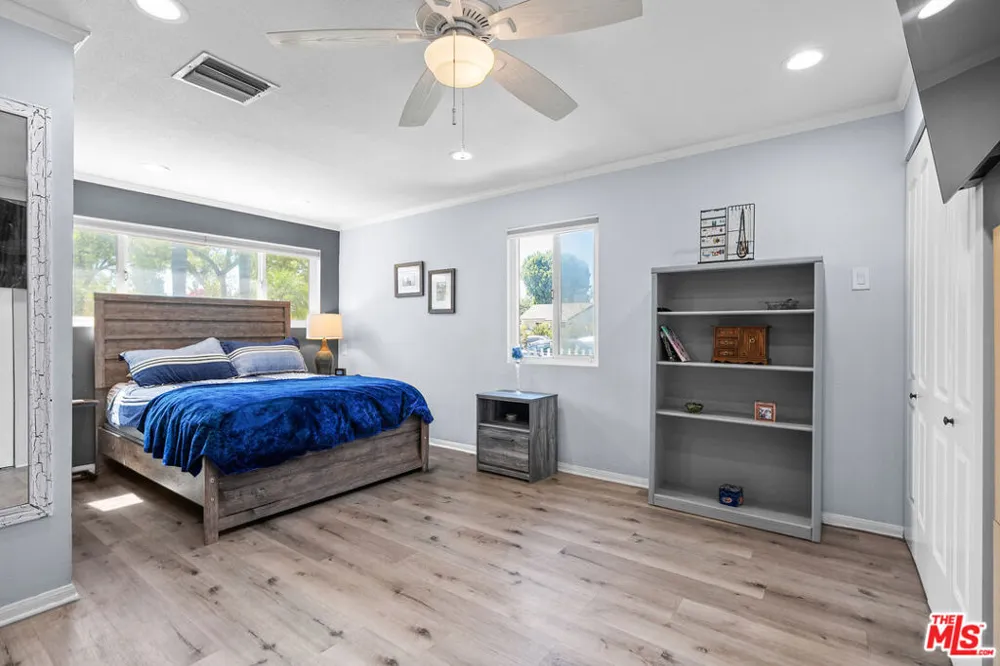 7426 Caldus Avenue Los Angeles, CA 91406