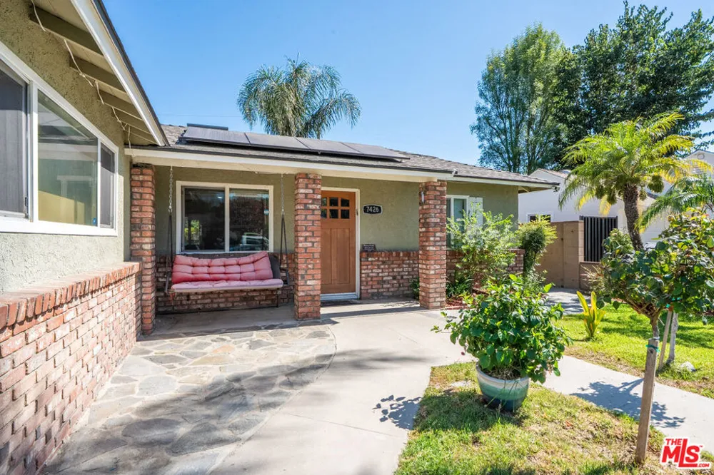 7426 Caldus Avenue Los Angeles, CA 91406