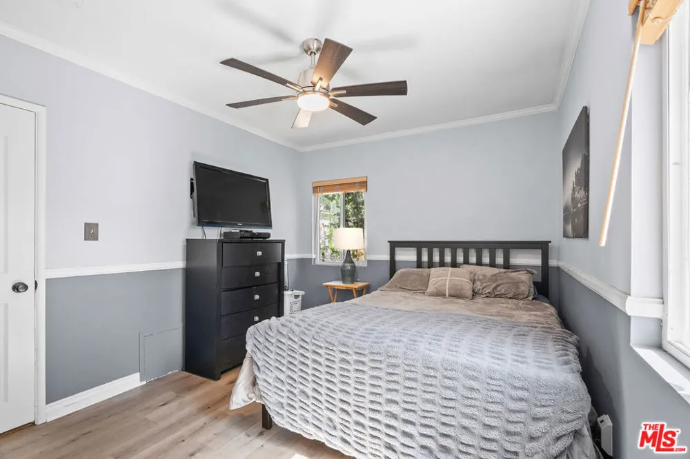 7426 Caldus Avenue Los Angeles, CA 91406