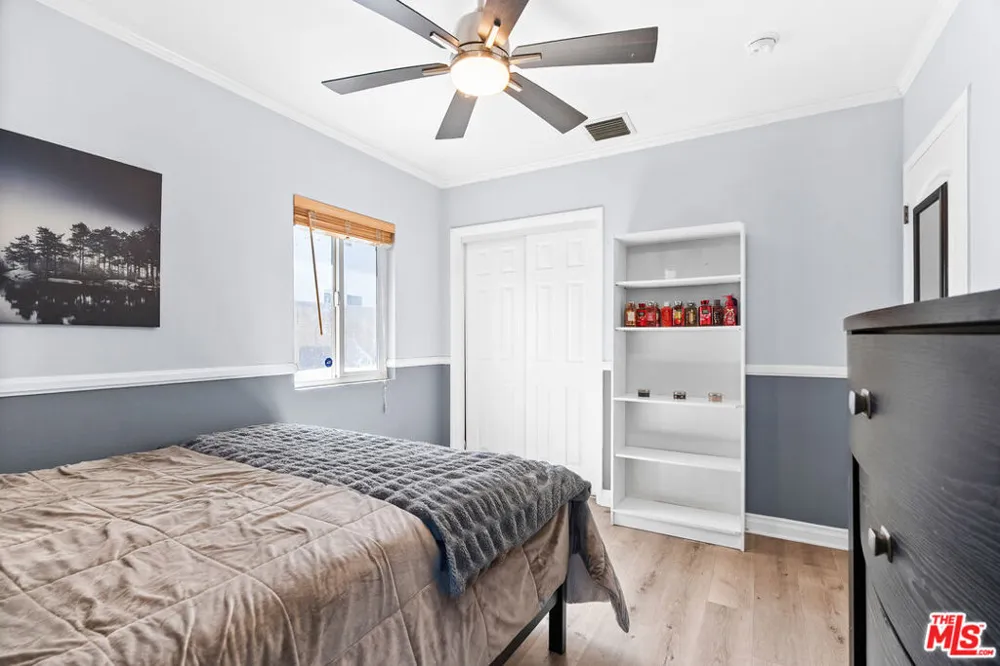 7426 Caldus Avenue Los Angeles, CA 91406