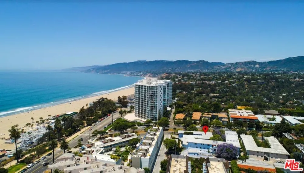 134 San Vicente Blvd Santa Monica, CA 90402