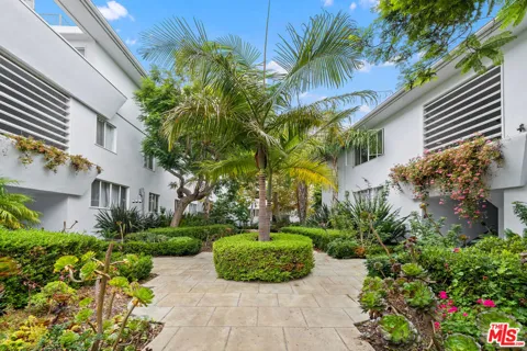 134 San Vicente Blvd