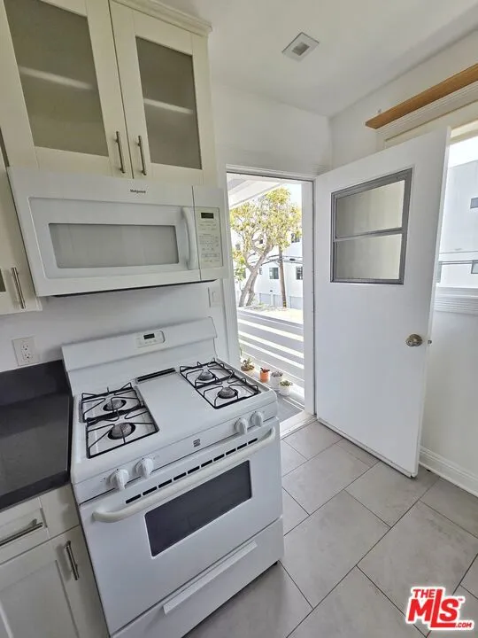 134 San Vicente Blvd Santa Monica, CA 90402
