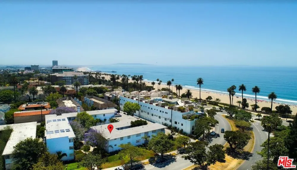 134 San Vicente Blvd Santa Monica, CA 90402