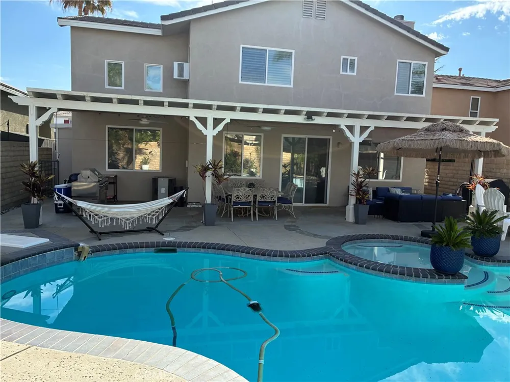 30437 Servilla Castaic, CA 91384