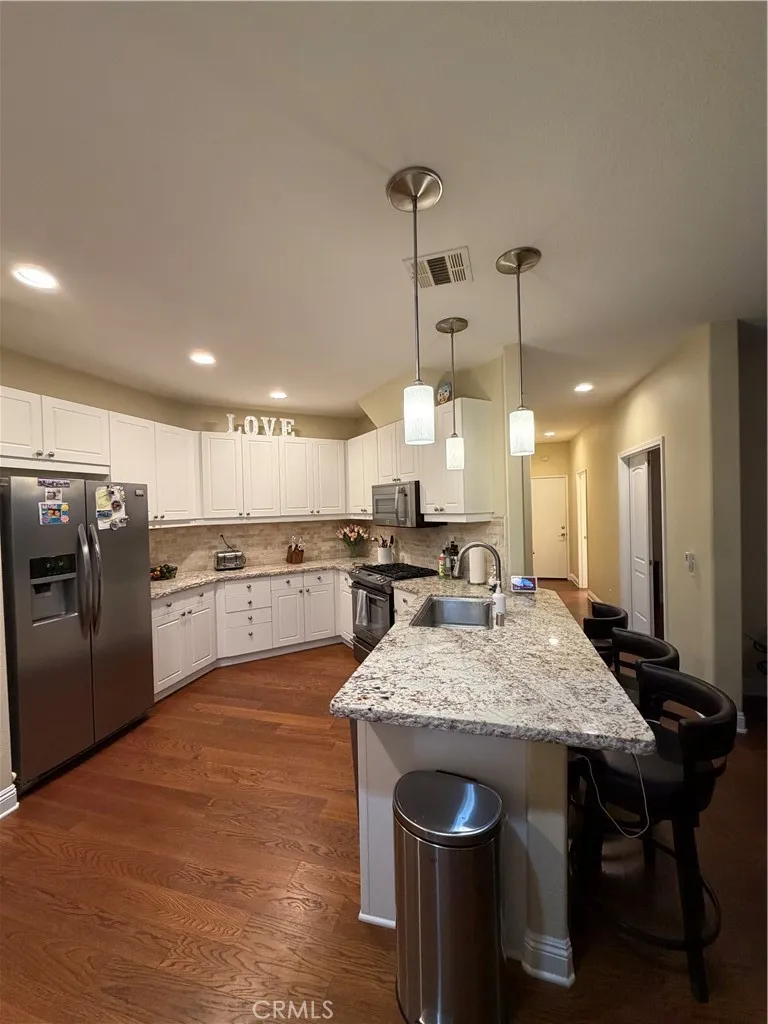 30437 Servilla Castaic, CA 91384