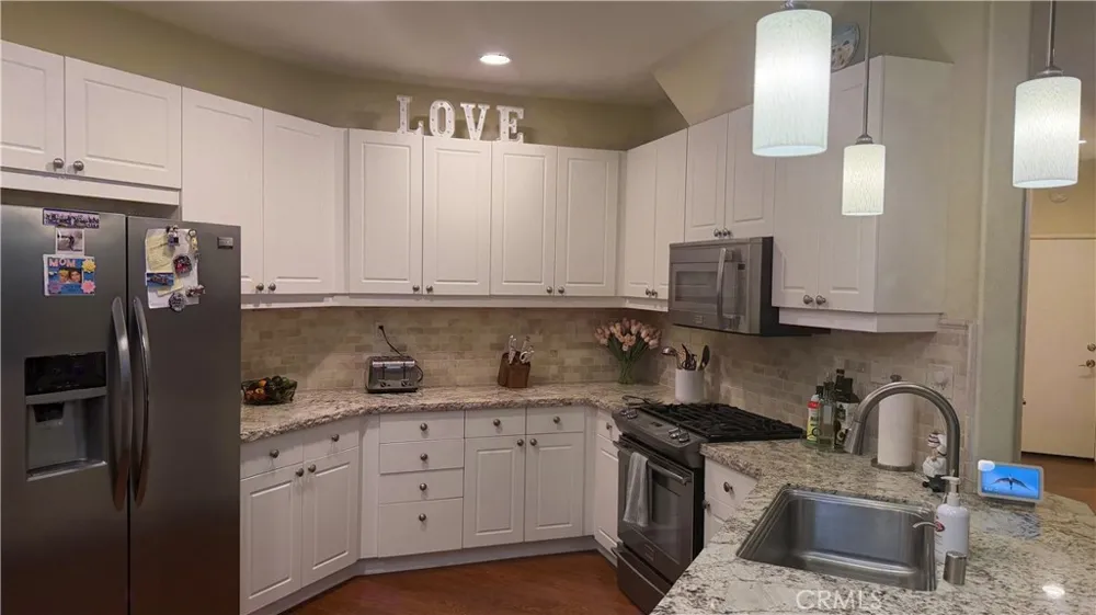 30437 Servilla Castaic, CA 91384