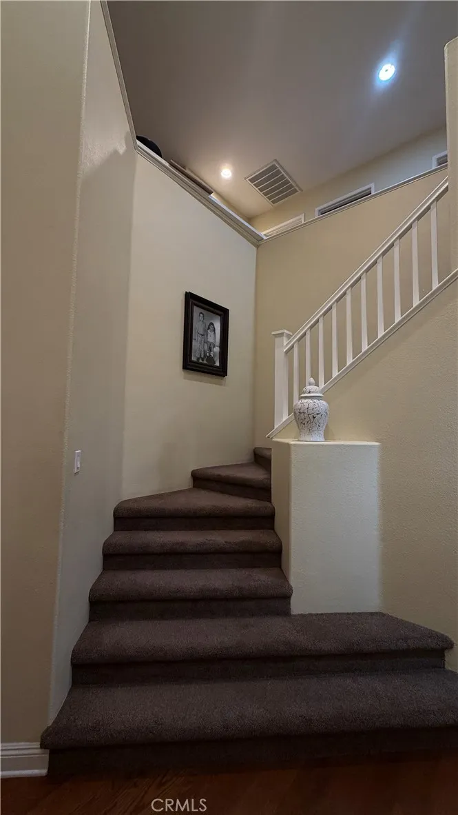 30437 Servilla Castaic, CA 91384