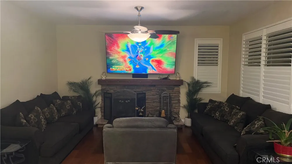 30437 Servilla Castaic, CA 91384