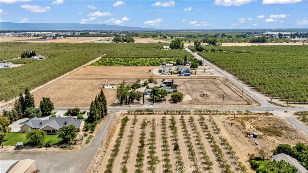 24143 Road 15 Chowchilla, CA 93610