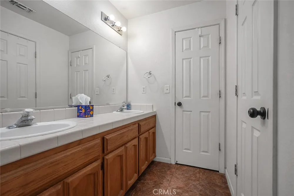 24143 Road 15 Chowchilla, CA 93610