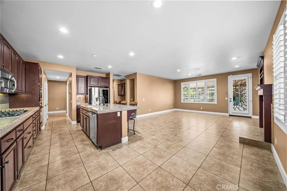32717 Blue Mist Way Wildomar, CA 92595