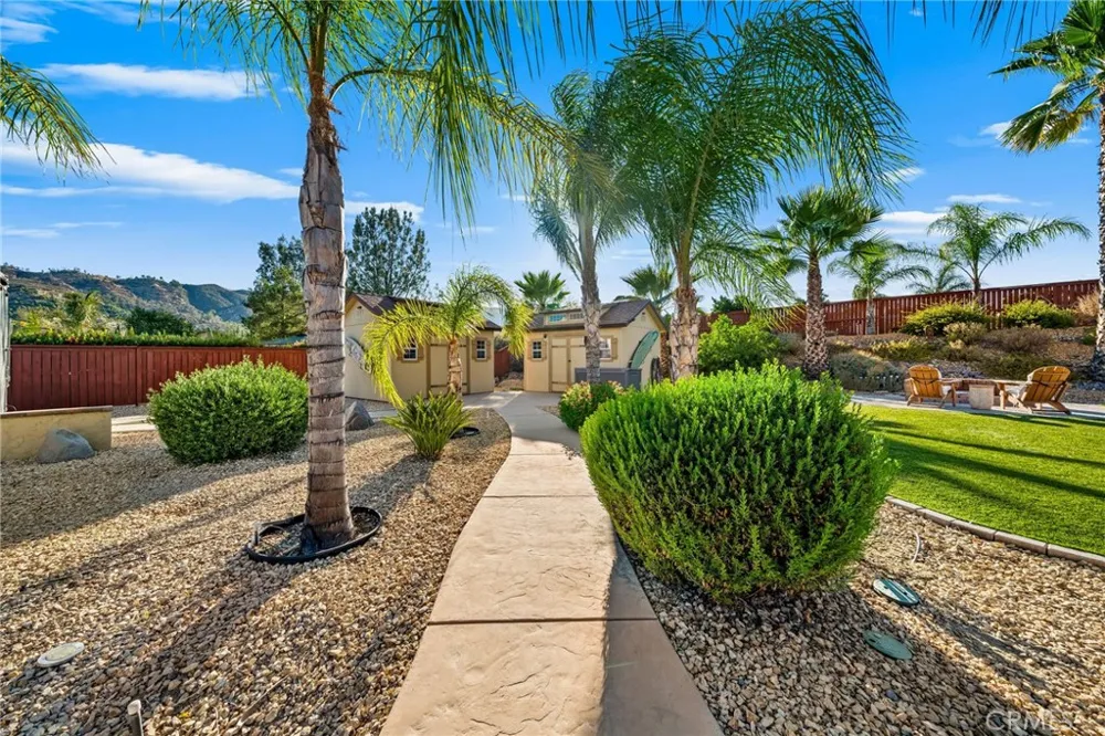 32717 Blue Mist Way Wildomar, CA 92595