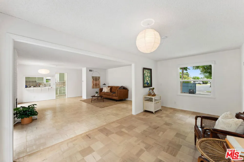 22736 Cantlay Street West Hills, CA 91307