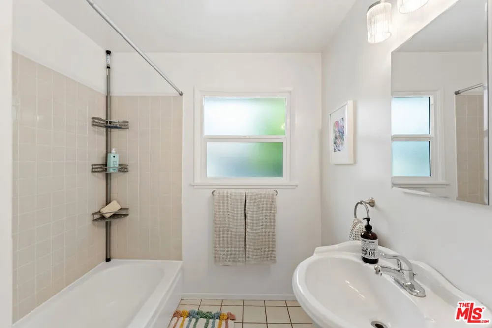 22736 Cantlay Street West Hills, CA 91307