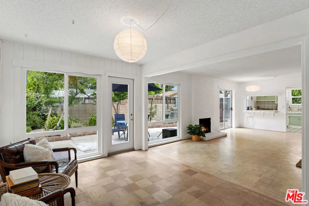 22736 Cantlay Street West Hills, CA 91307