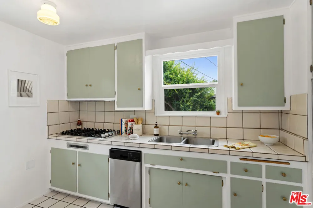 22736 Cantlay Street West Hills, CA 91307