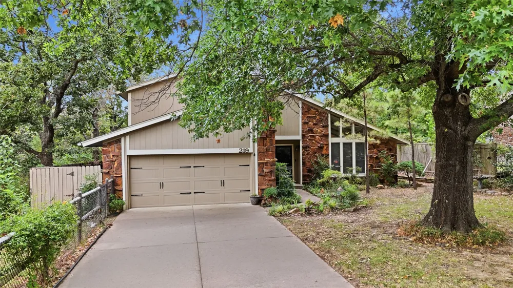 219 Oak Ridge Drive Sand Springs, OK 74063