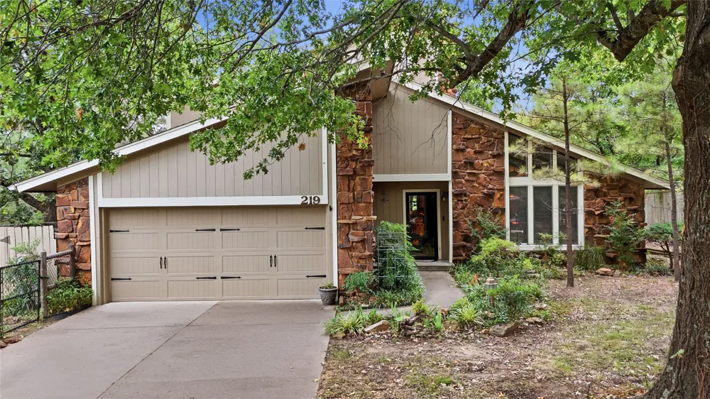 219 Oak Ridge Drive Sand Springs, OK 74063
