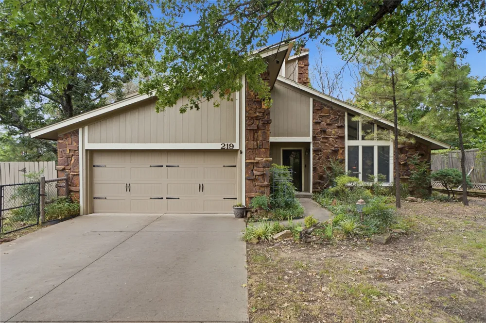 219 Oak Ridge Drive Sand Springs, OK 74063