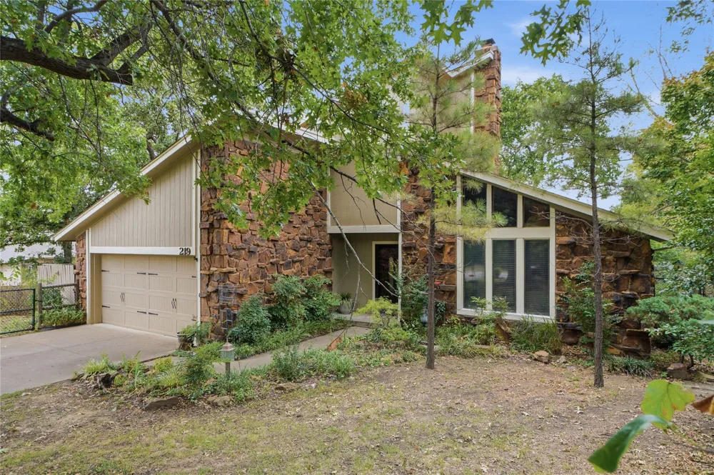 219 Oak Ridge Drive Sand Springs, OK 74063
