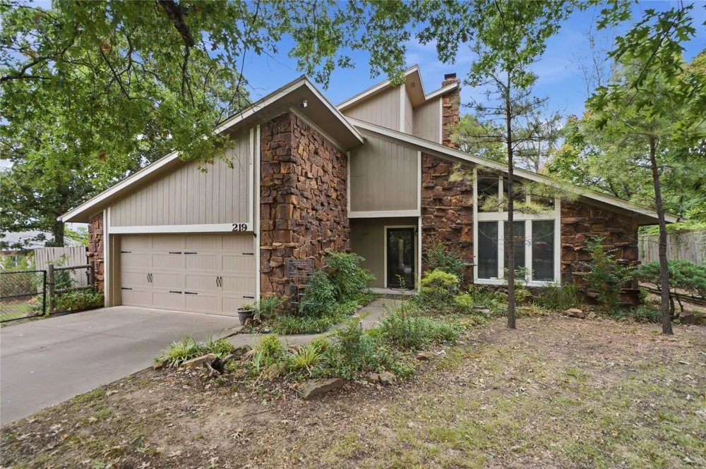 219 Oak Ridge Drive Sand Springs, OK 74063
