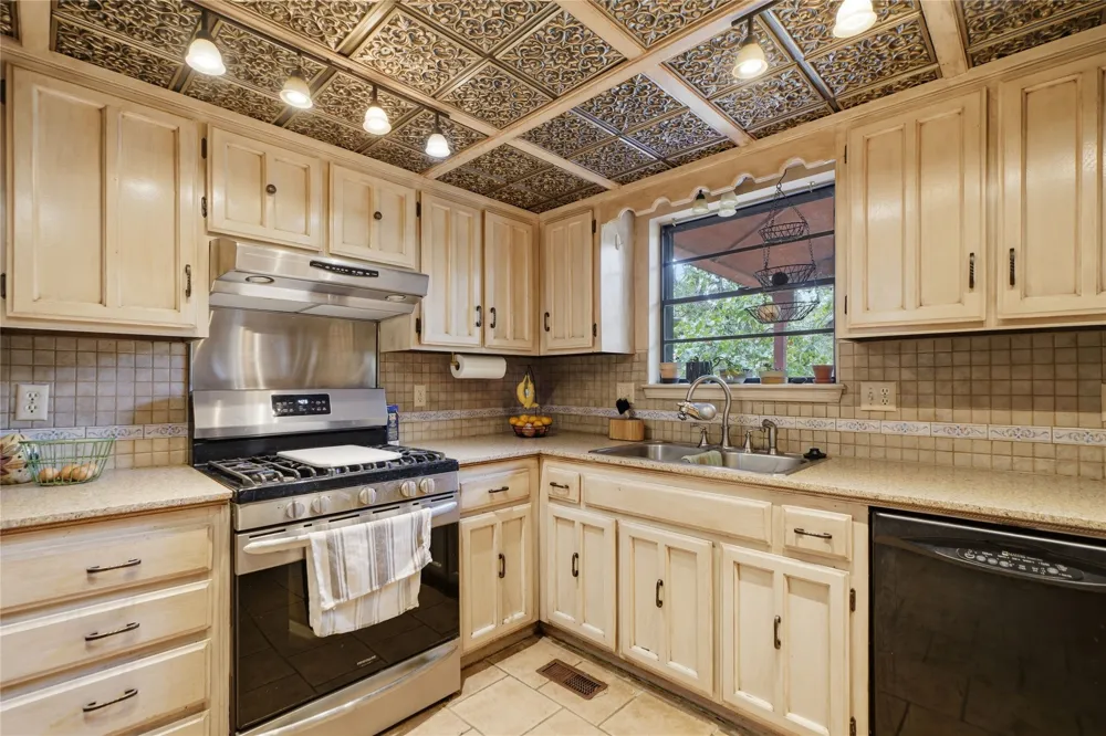 219 Oak Ridge Drive Sand Springs, OK 74063