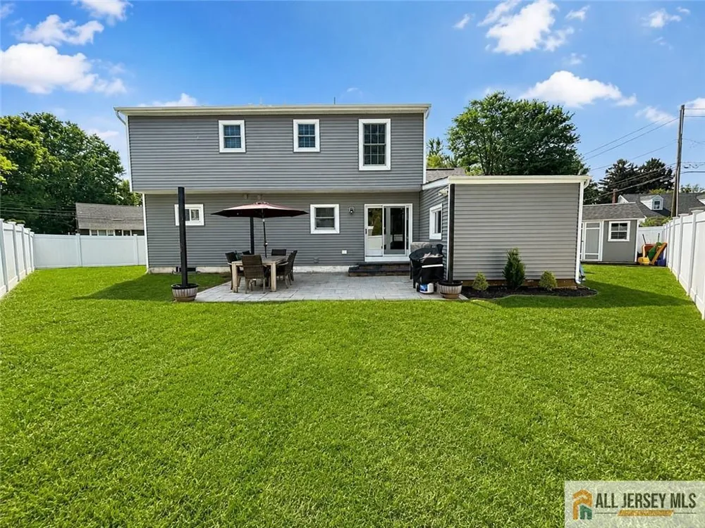 8 Tanglewood Lane Colonia, NJ 07067