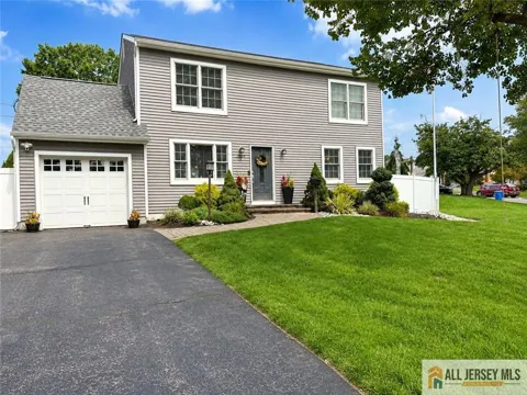 8 Tanglewood Lane