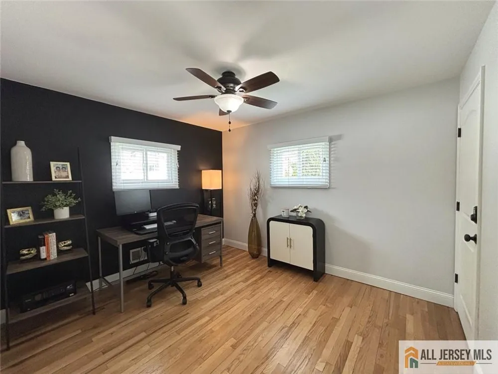 8 Tanglewood Lane Colonia, NJ 07067
