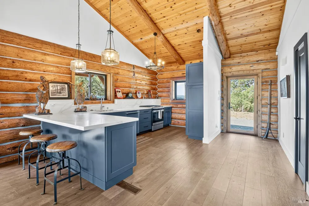 18115 Highlands Ridge Road Yorkville, CA 95494