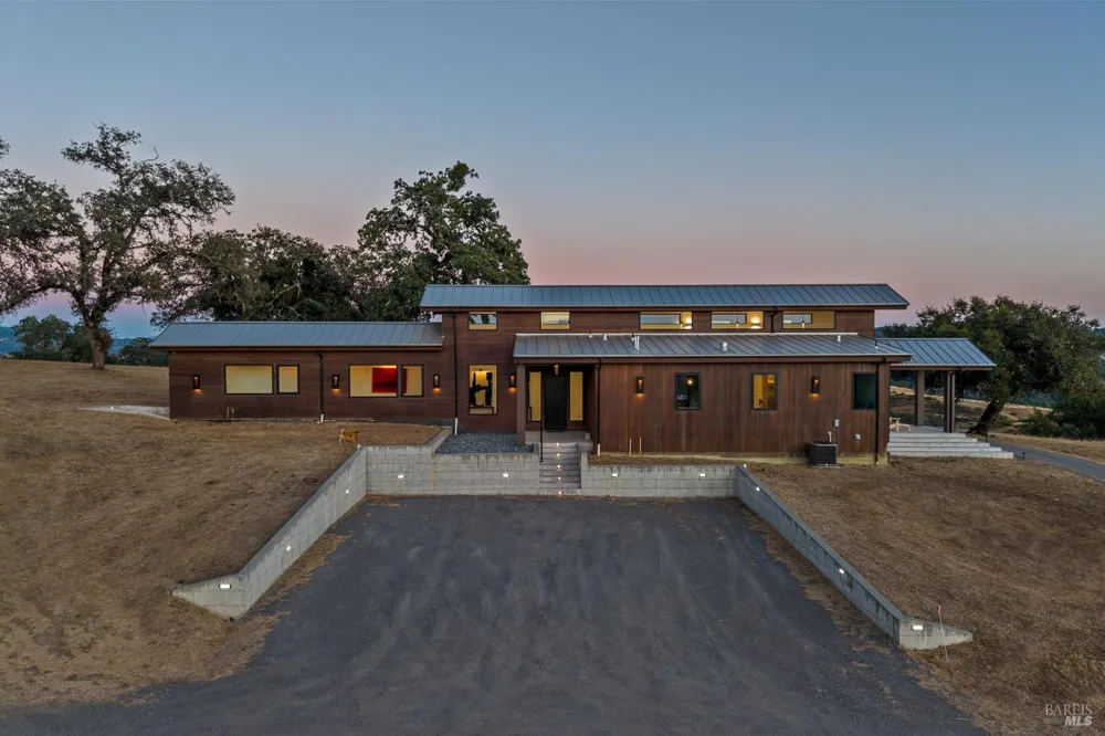 18115 Highlands Ridge Road Yorkville, CA 95494