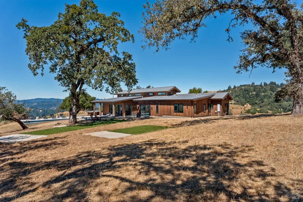 18115 Highlands Ridge Road Yorkville, CA 95494