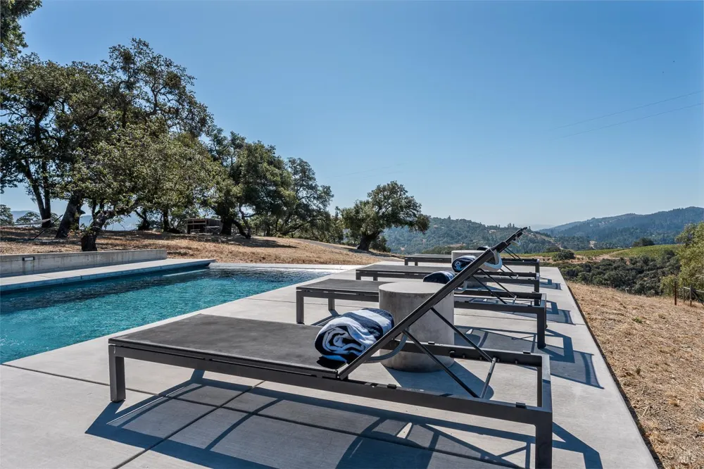 18115 Highlands Ridge Road Yorkville, CA 95494